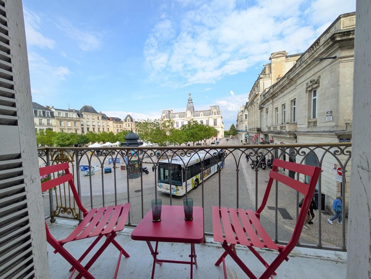 Appartement Le Castille D'or Elegant, En Face De L'hotel De Poitiers