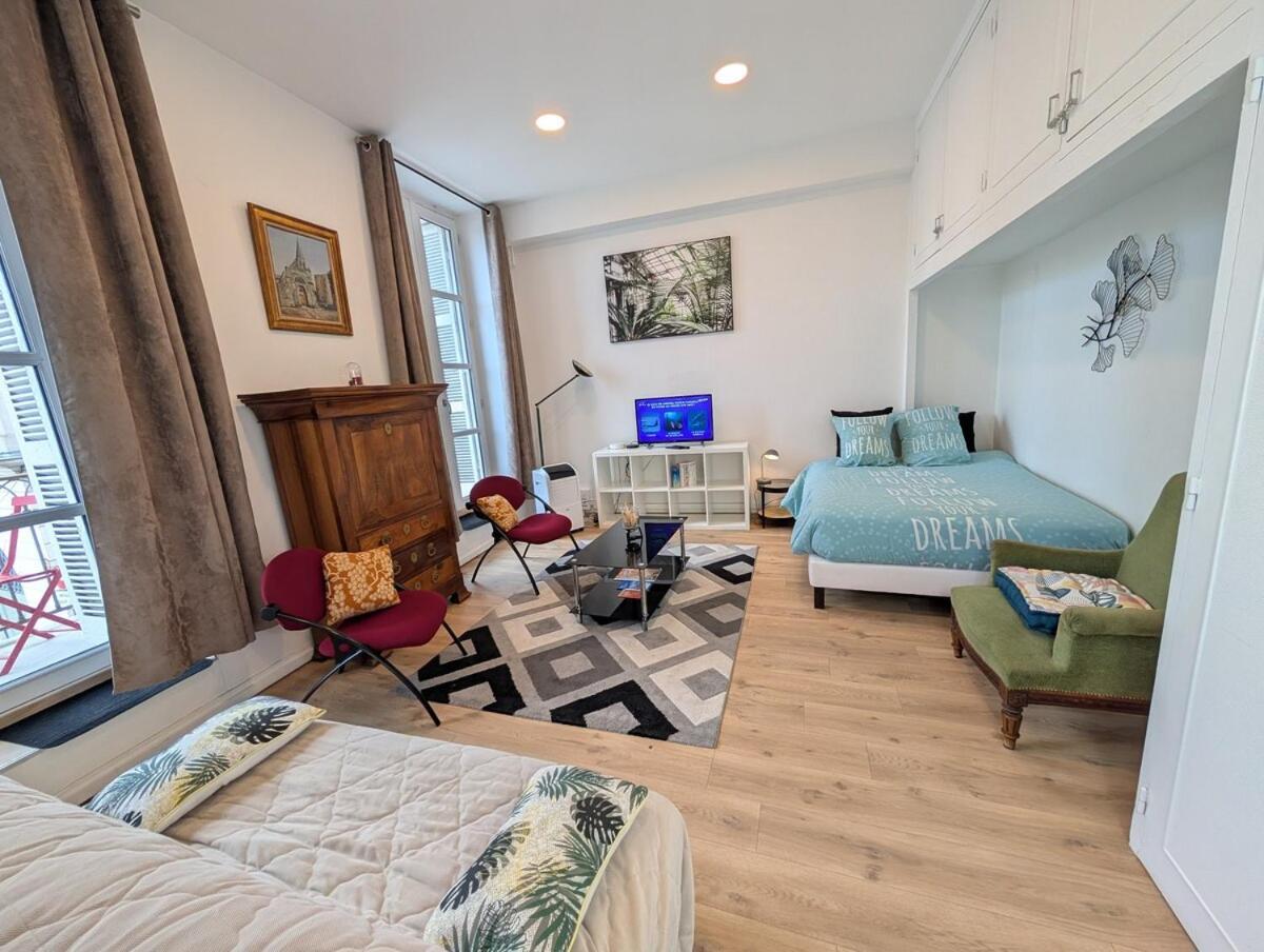 Le Castille D'or Elegant, En Face De L'hotel De Poitiers